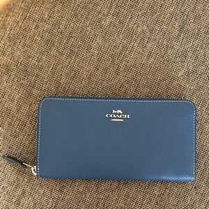COACH accordion zip wallet
